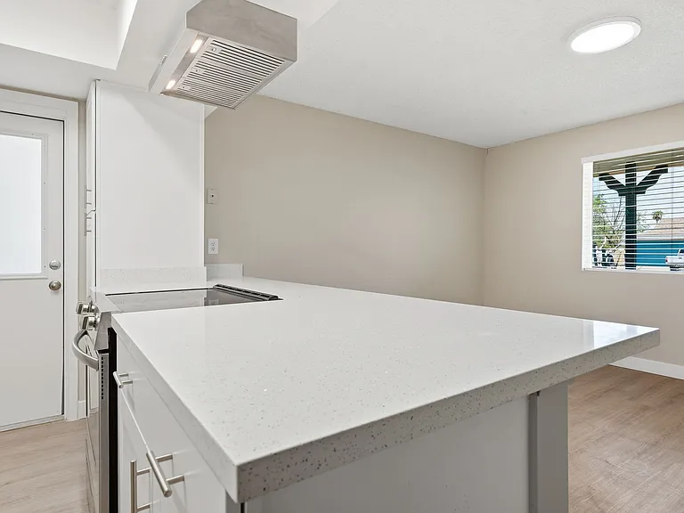 1867 E Alameda Dr — Photo 6