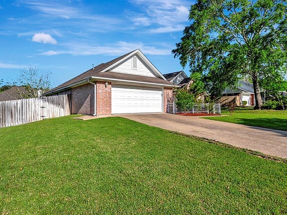 2nd image of 1704 Juniper Ln