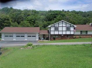 923 Vanderbilt St, Commodore, PA 15729