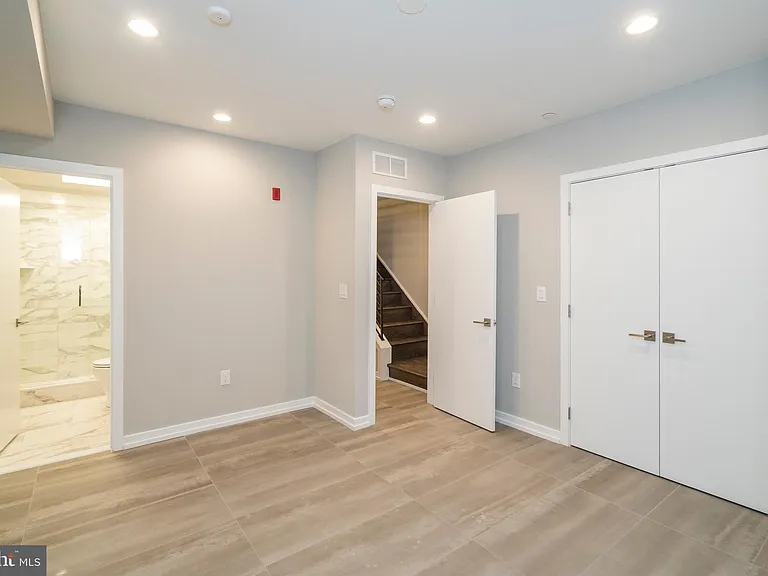 1430 Clymer St #1 — Photo 15