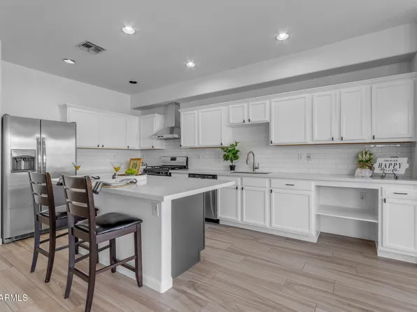 3424 E WYATT Way, Gilbert, AZ 85297