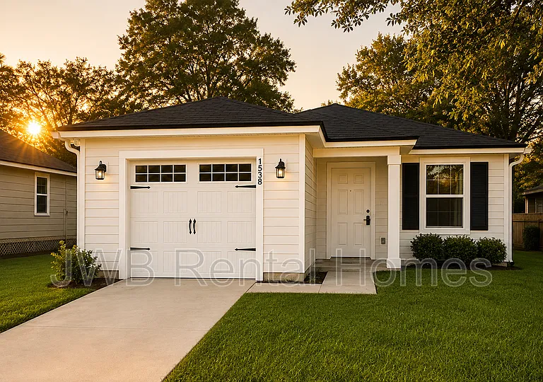 1538 Harrison St — Photo 1