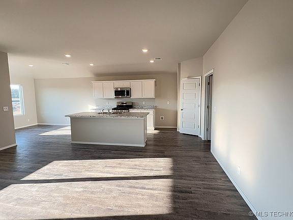3rd image of 11616 S 274th East Ave