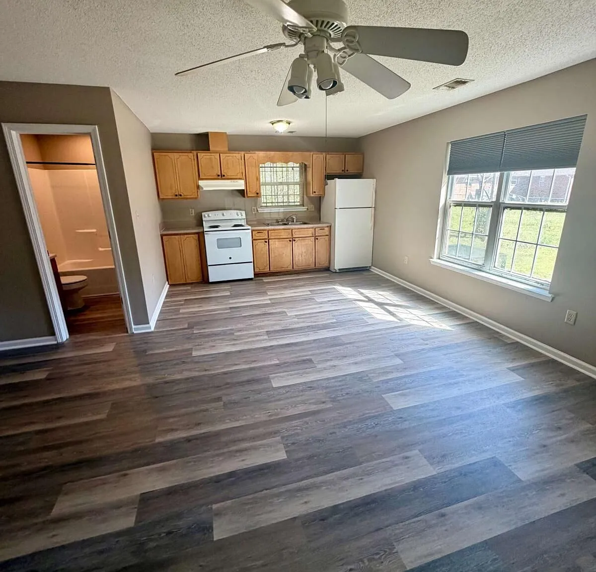 1 bed, 1.0 bath, 475 sqft, $715 — Photo 3