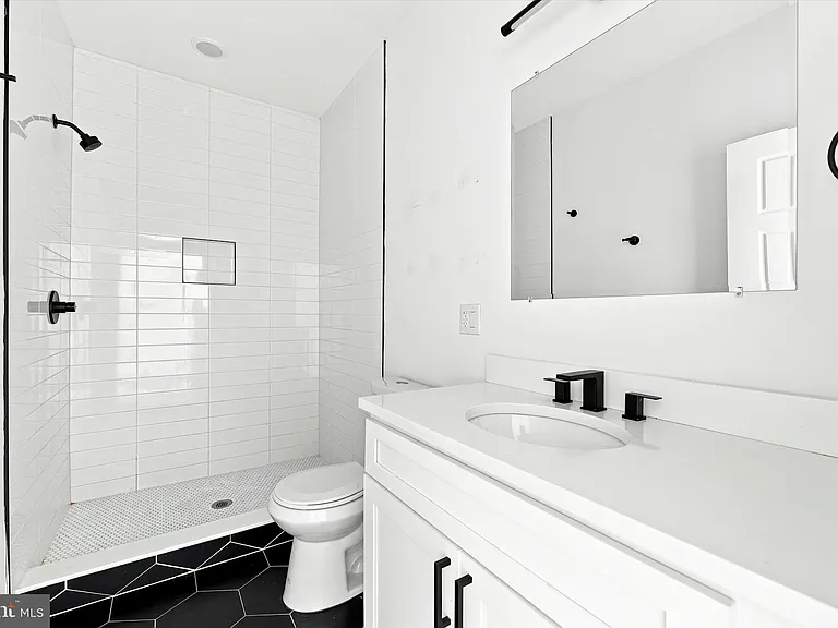1729 Francis St #4 — Photo 16