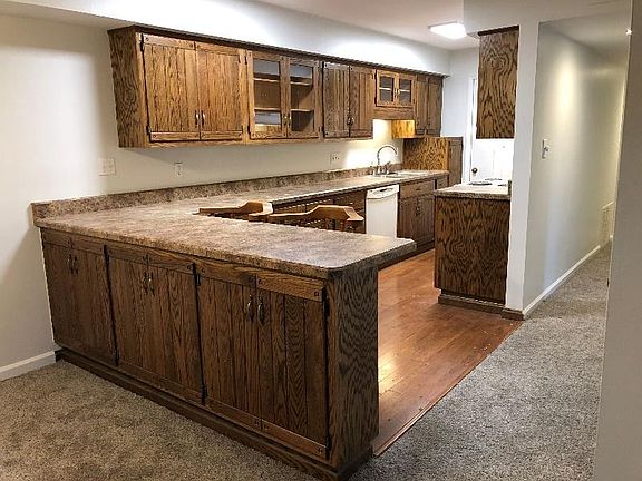 2nd image of 1050 Eve Dr APT B