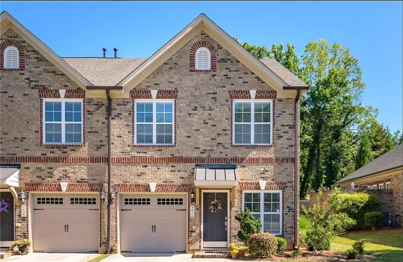 2 bed, 2.5 bath, 1735 sqft, $2,100 — Photo 1