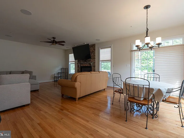 1113 Chevron Rd — Photo 12