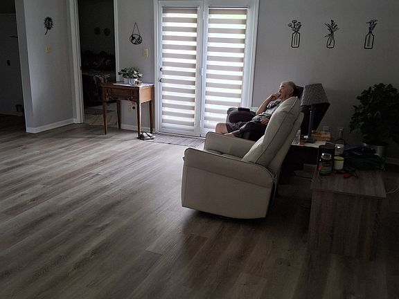 2nd image of 620 Sierra Dr