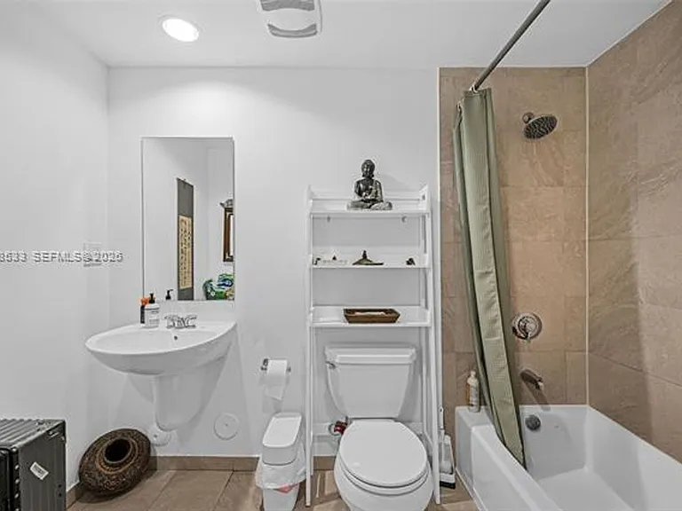 7728 Collins Ave #5 — Photo 17