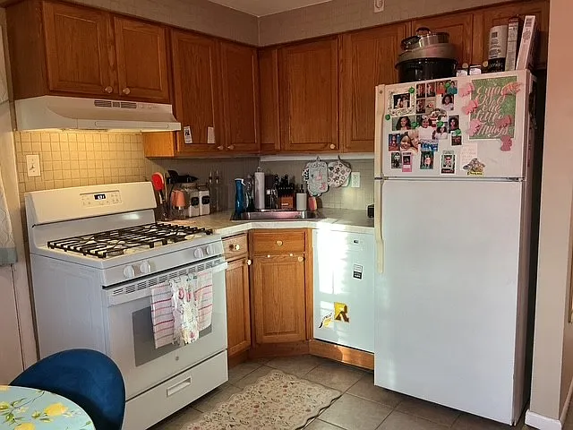 1 bed, 700 sqft, $1,200 — Photo 4