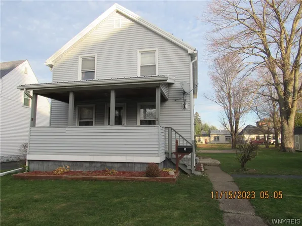 52 Center St, Hamburg, NY 14075