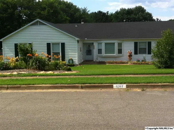 1207 Maebeth Cir SE, Huntsville, AL 35803