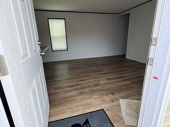 2nd image of 1647 Farm Ln #82
