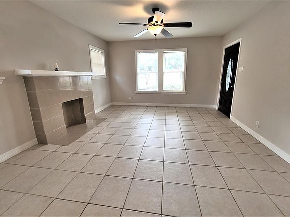 2nd image of 5009 N Main St Unit 1/4