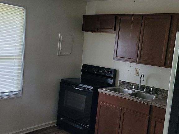 3rd image of 4934 Leone Dr