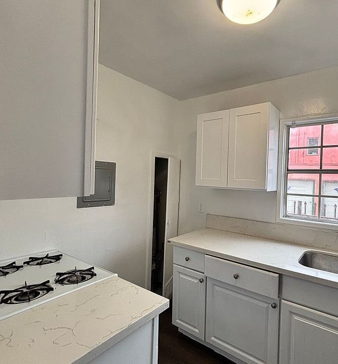 2nd image of 2520 Folsom St #5