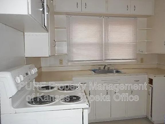 4th image of 1239 SW Oakley Ave APT 3