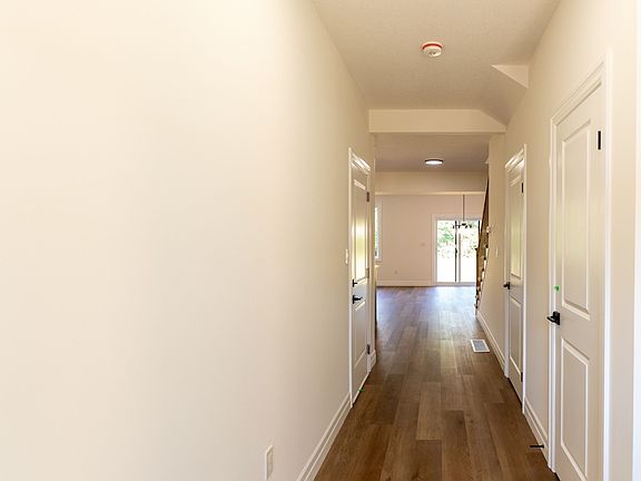 2nd image of 3141 River St