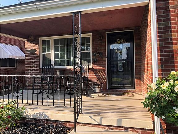 2nd image of 1121 W Virginia Ave