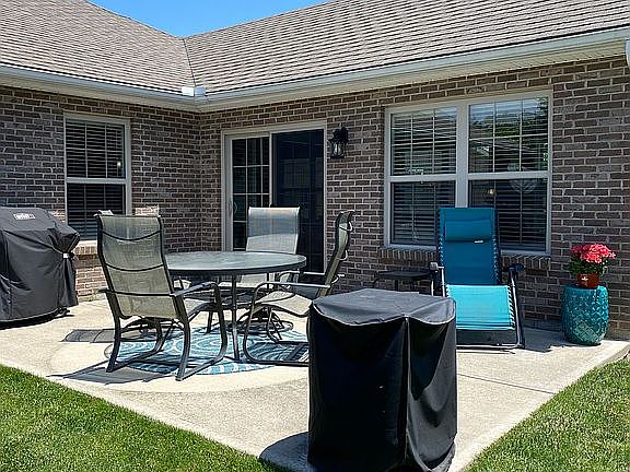 4th image of 690 Willow Point Ct