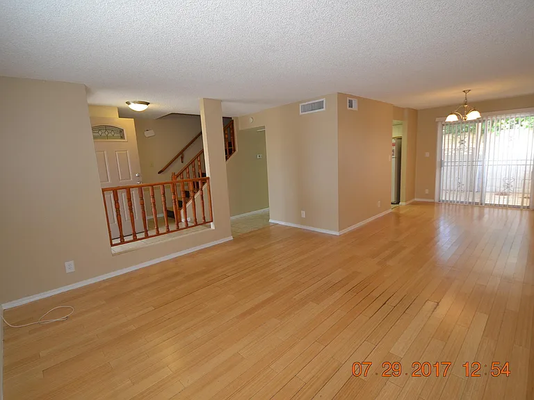 16033 N 25th Dr — Photo 2