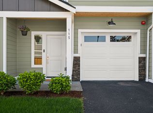 115 SW 181st Pl #C, Seattle, WA 98166