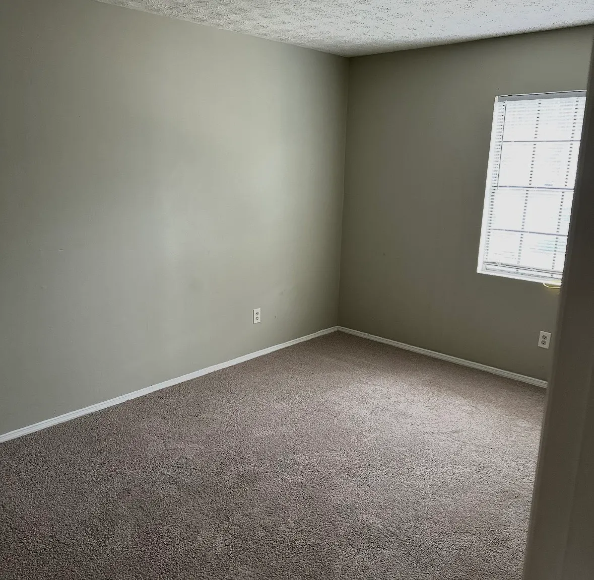 3 bed, 1466 sqft, $1,890 — Photo 4