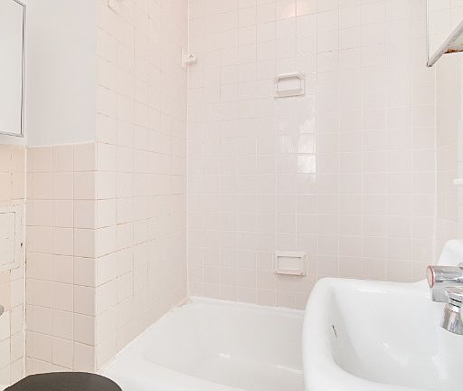 3rd image of 317 W 29th St APT 1C