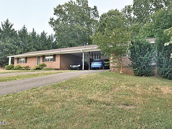 3rd image of 1223 Park Hill Cir