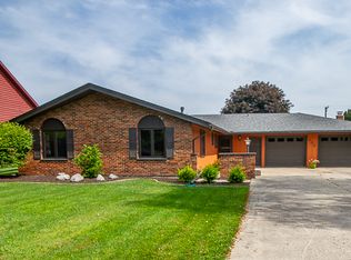 202 Mary Ann Dr, Somonauk, IL 60552