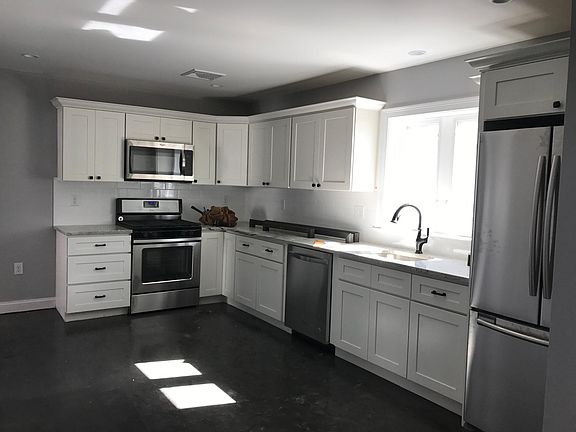 2nd image of 39 Mansfield St