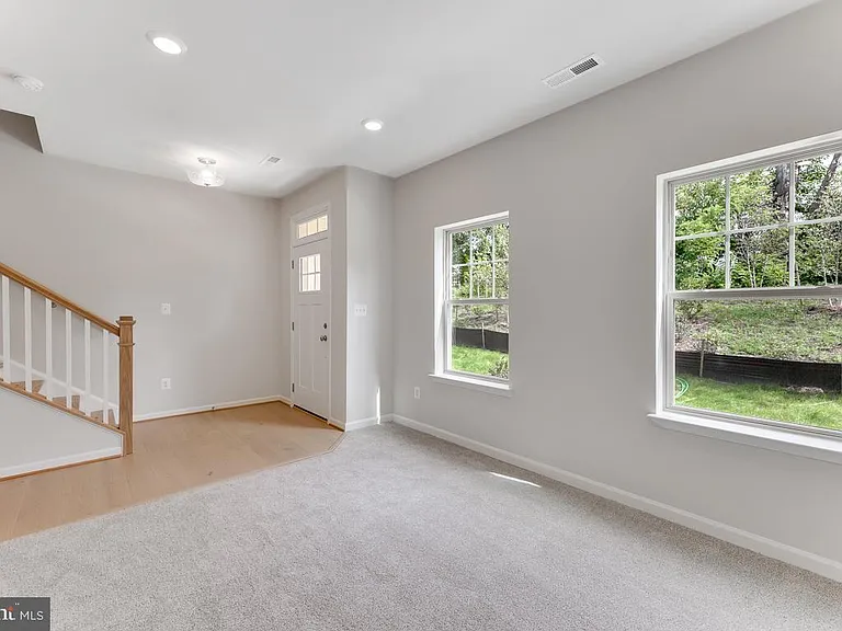 9333 Barnes Loop — Photo 3