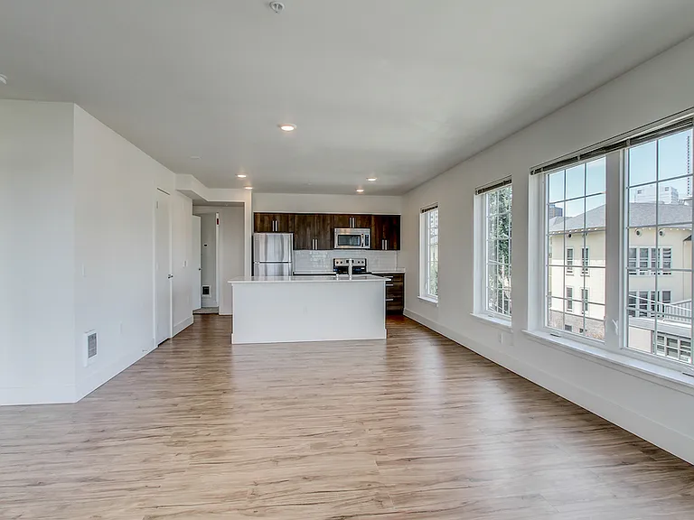 Dunn Motors Apartments — Photo 73