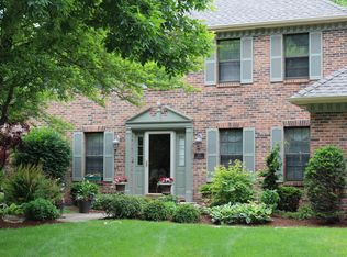 674 Oakhurst Ct, Naperville, IL