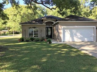 5541 13th St, Zephyrhills, FL 33542