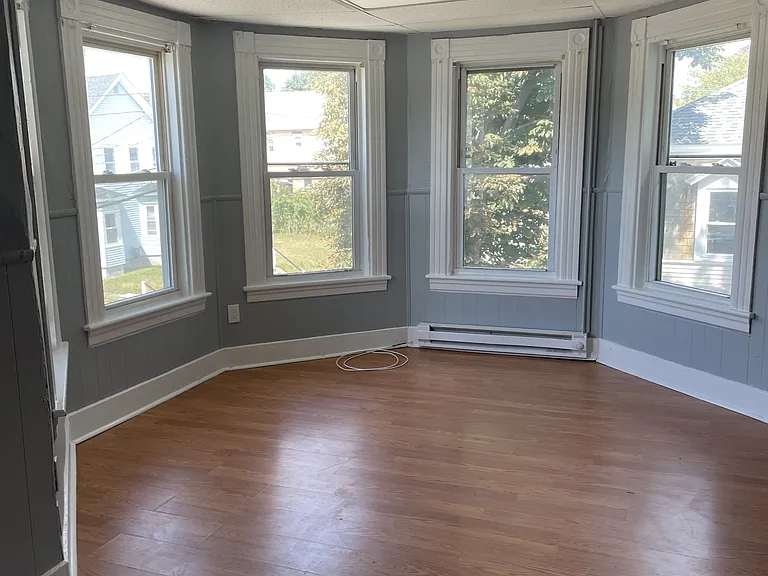 266 Pleasant St #4 — Photo 6