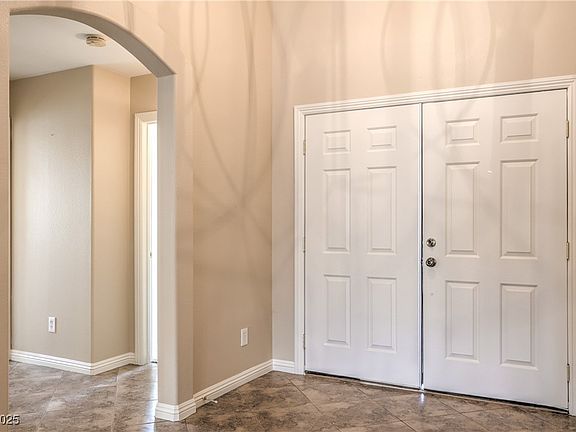 5th image of 8664 Frasure Falls Ave