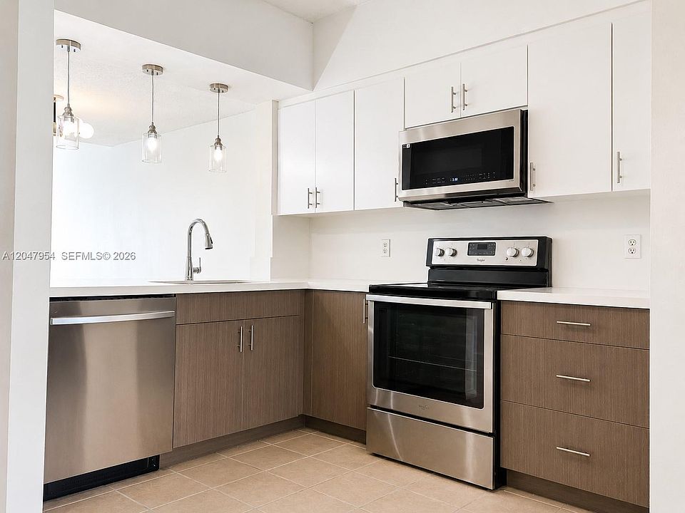 1st image of 3 Whitehead Cir #3