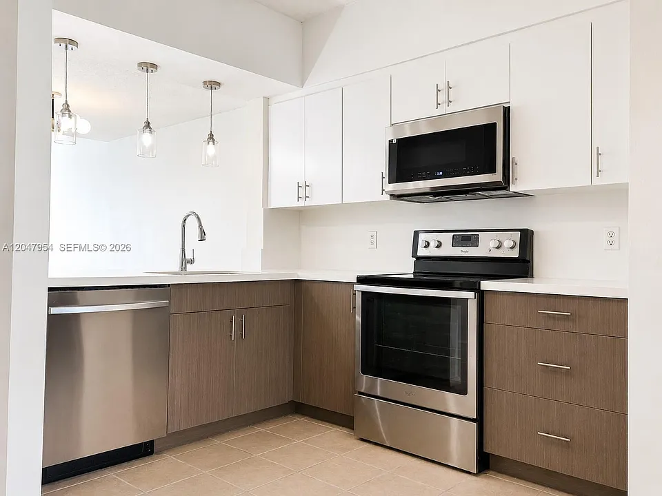 3 Whitehead Cir #3