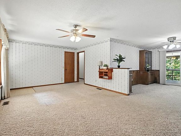 5th image of 13096 Private Dr