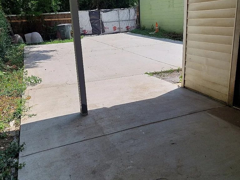 1619 Heiman St — Photo 10