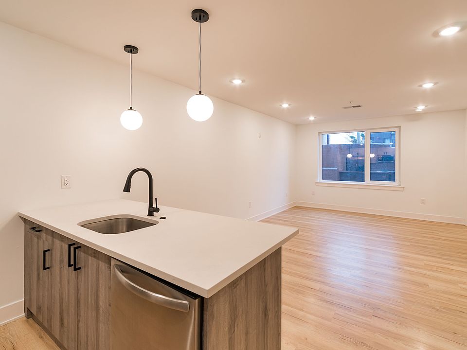 1st image of 629 W Girard Ave #405
