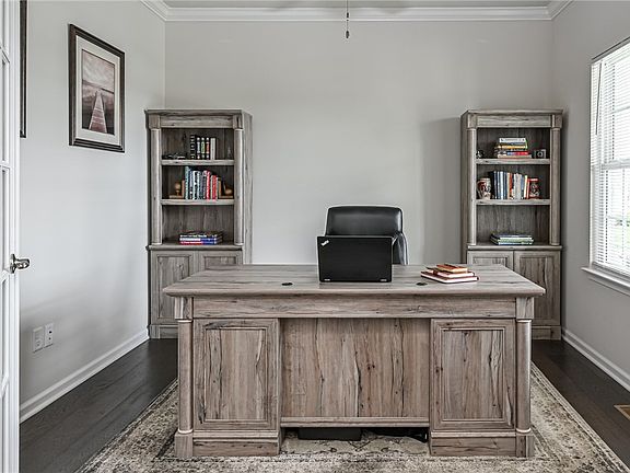 3rd image of 3036 Eagle Ridge Dr