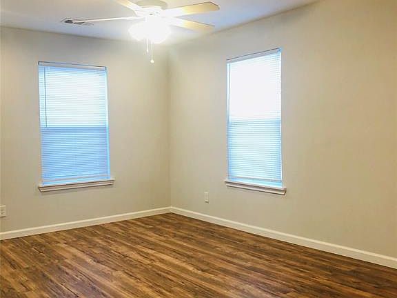 5th image of 2414 Leacrest Dr