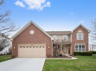 225 Somerset Dr, Sugar Grove, IL 60554