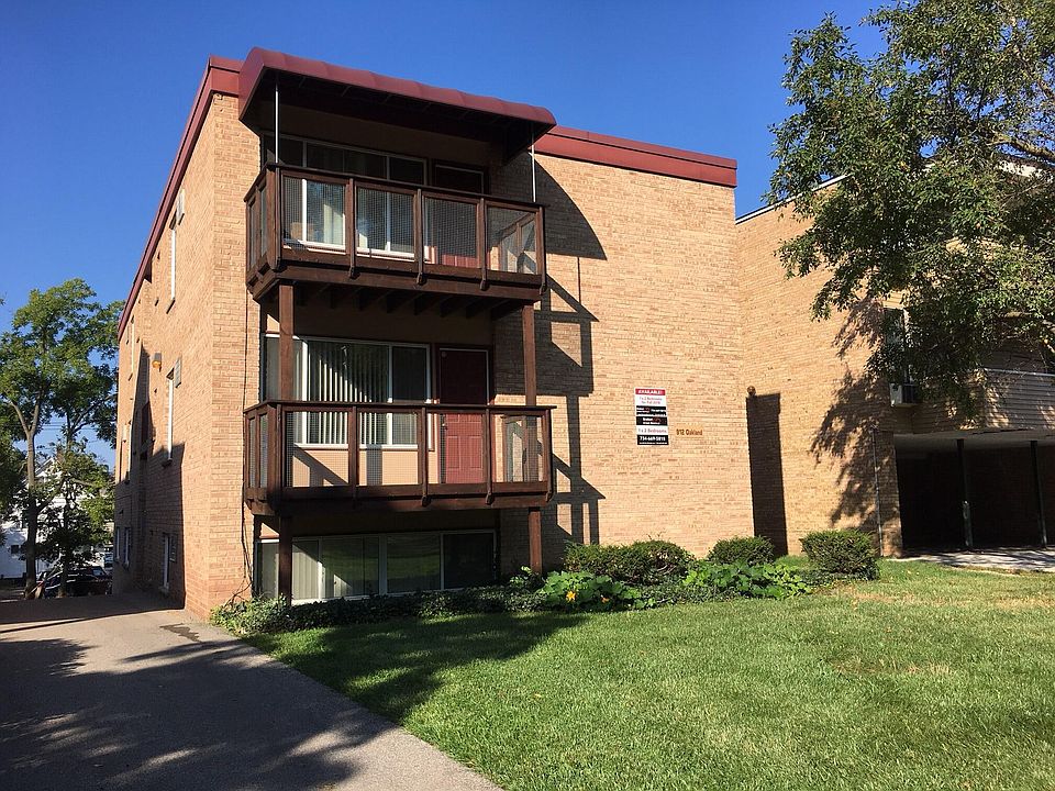 1st image of 912 Oakland Ave APT 3
