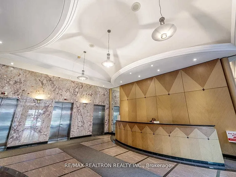 555 Yonge St #508 — Photo 11