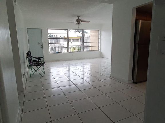 5th image of 1460 NE 169th St APT 312