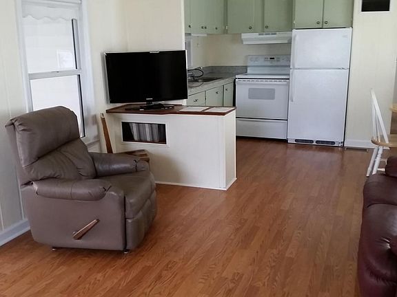 5th image of 407 Peace Ln